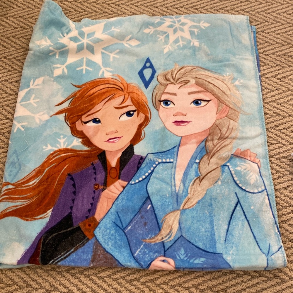 Disney frozen beach towel